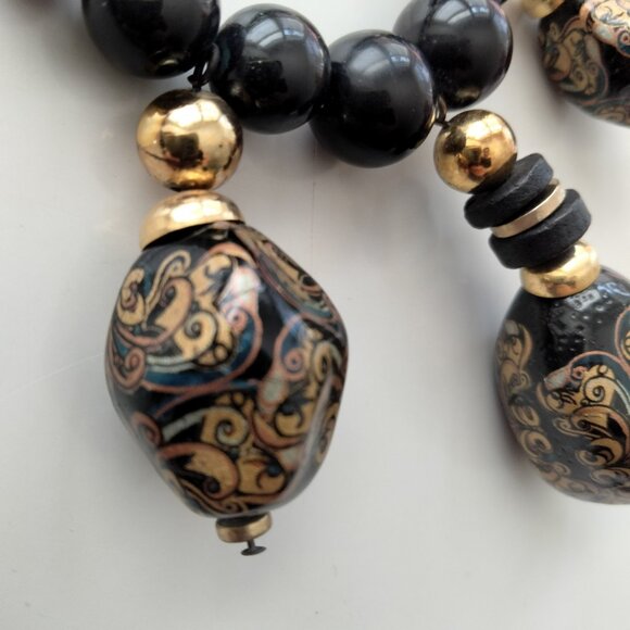 Vintage Lacquer Bead Black & Gold Necklace Marked Japan on Clasp - Picture 5 of 9